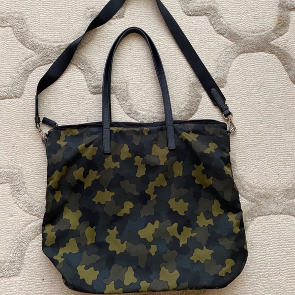 Prada Woman’s Large Nylon tote Bag 15 by 13. You can fit a lot in this bag! - Picture 4 of 4